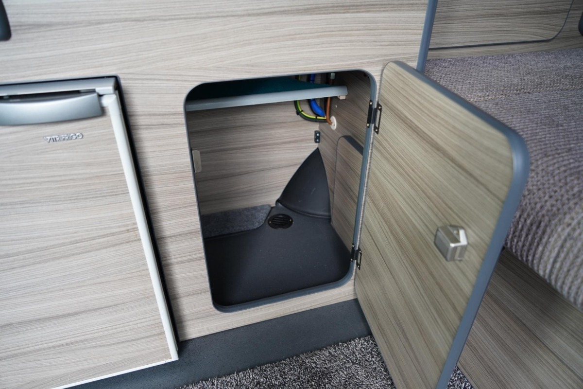 2007 Nissan Elgrand  Motorhome - Image 17