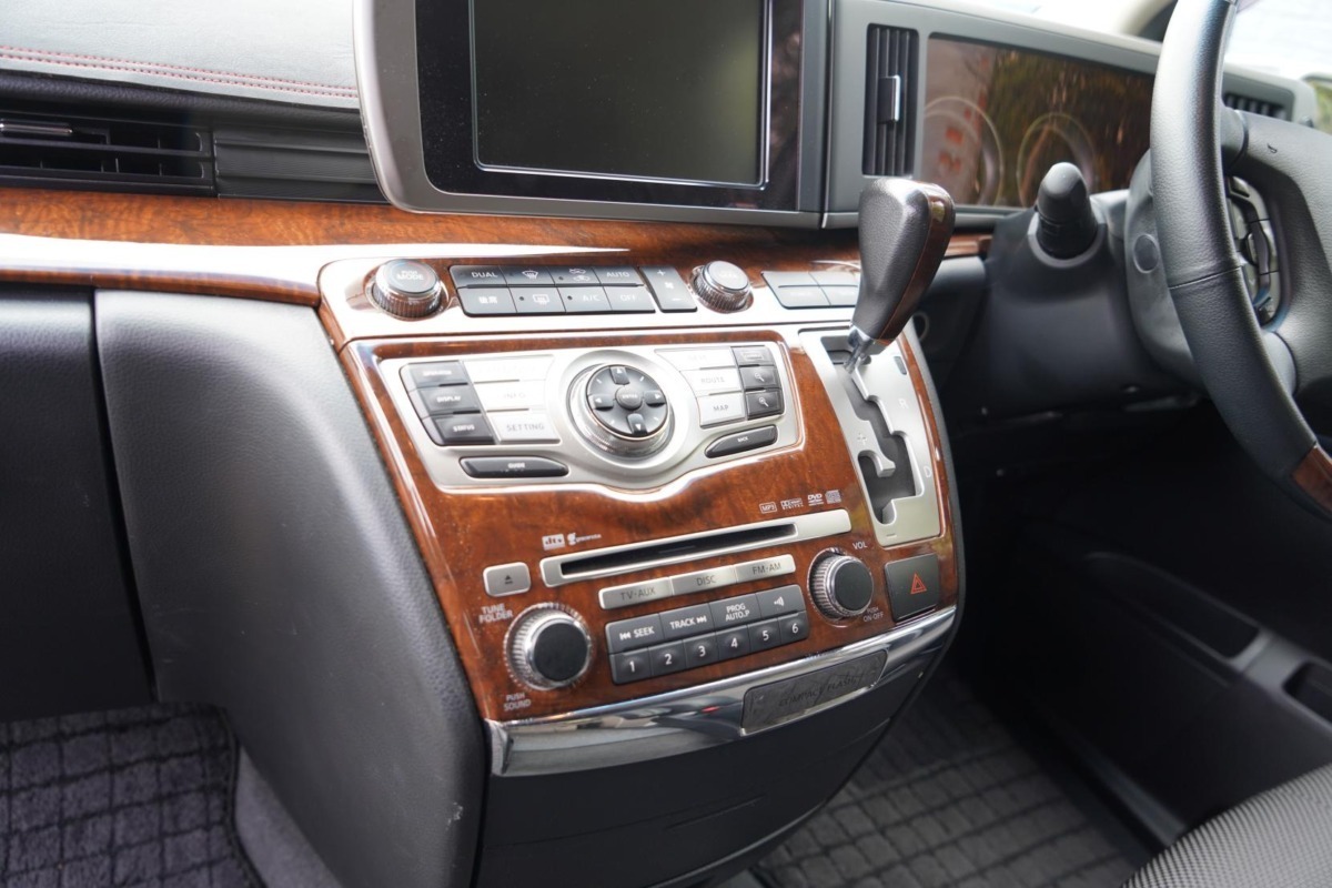 2007 Nissan Elgrand  Motorhome - Image 13