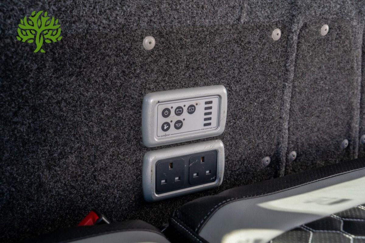 2018 Volkswagen Transporter T6 Campervan - Image 11