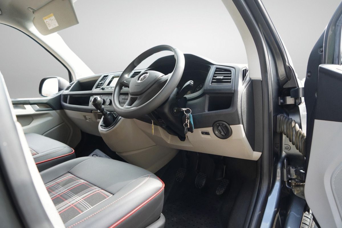 2016 Volkswagen Transporter T6 camper van - Image 14