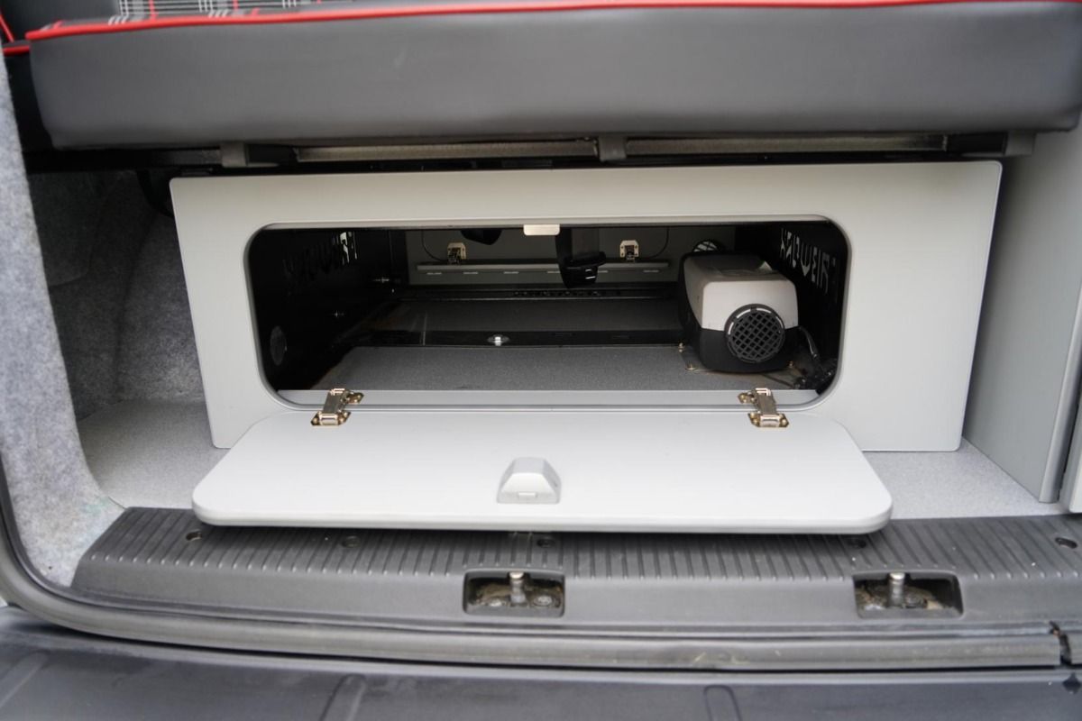 2016 Volkswagen Transporter T6 camper van - Image 44