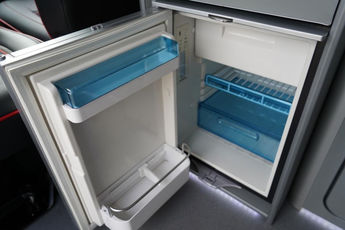 2016 Volkswagen Transporter T6 camper van - Image 32