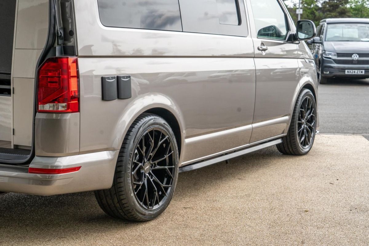 2024 Volkswagen Transporter T6.1 Campervan - Image 21