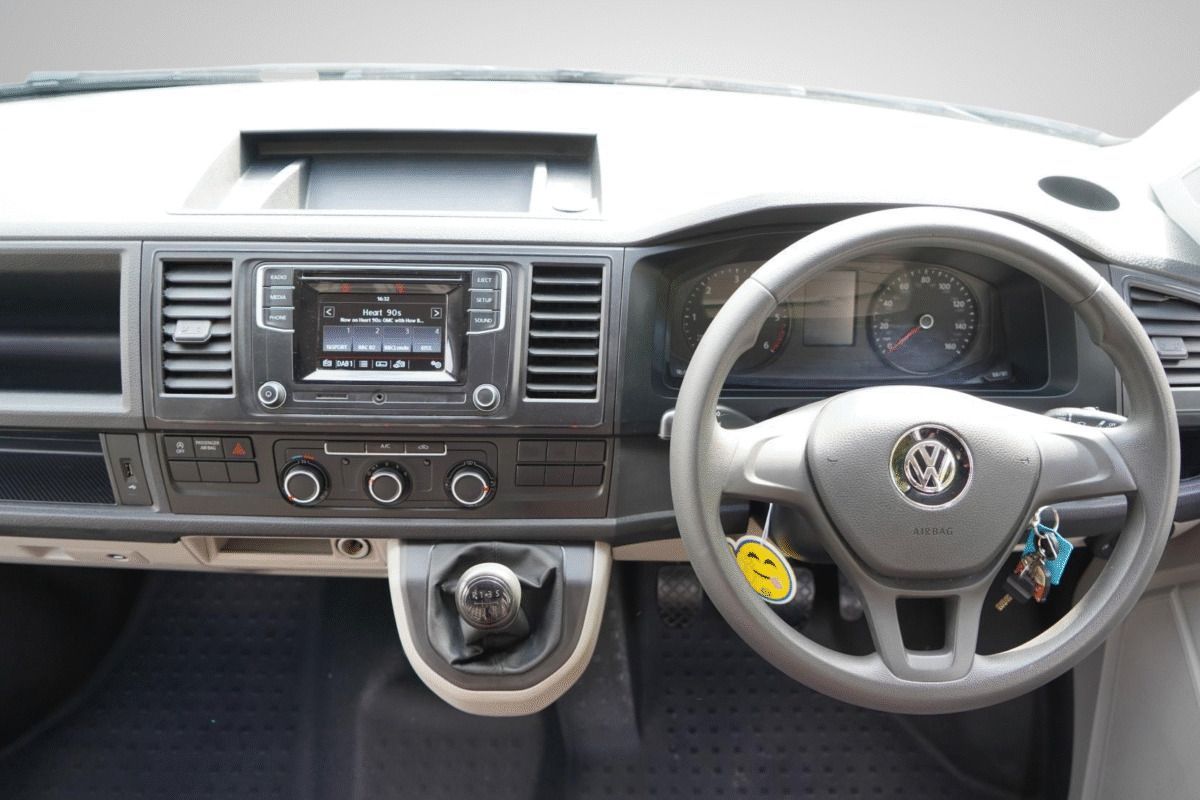 2016 Volkswagen Transporter T6 camper van - Image 19