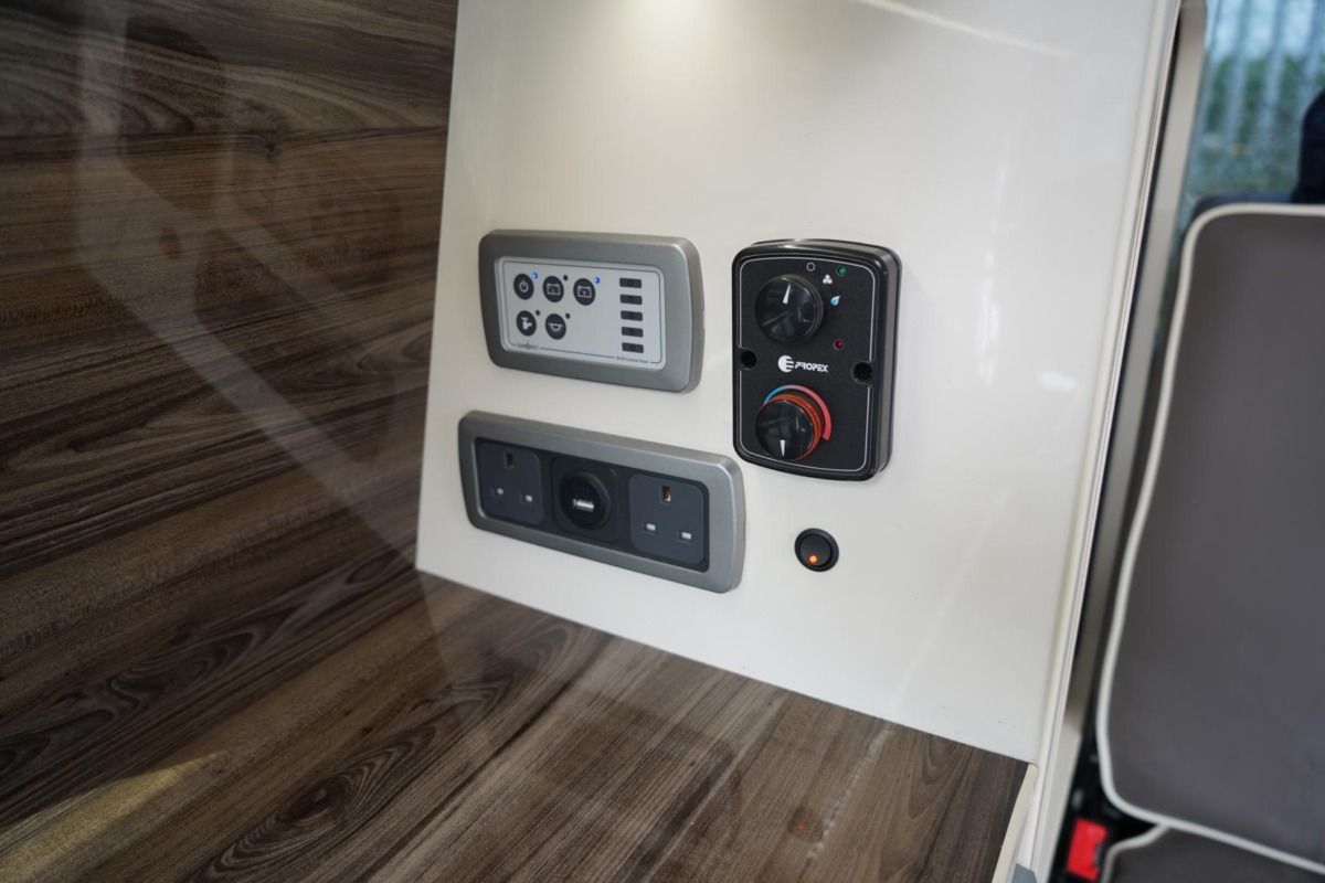 2018 Volkswagen Transporter T6 camper van - Image 31