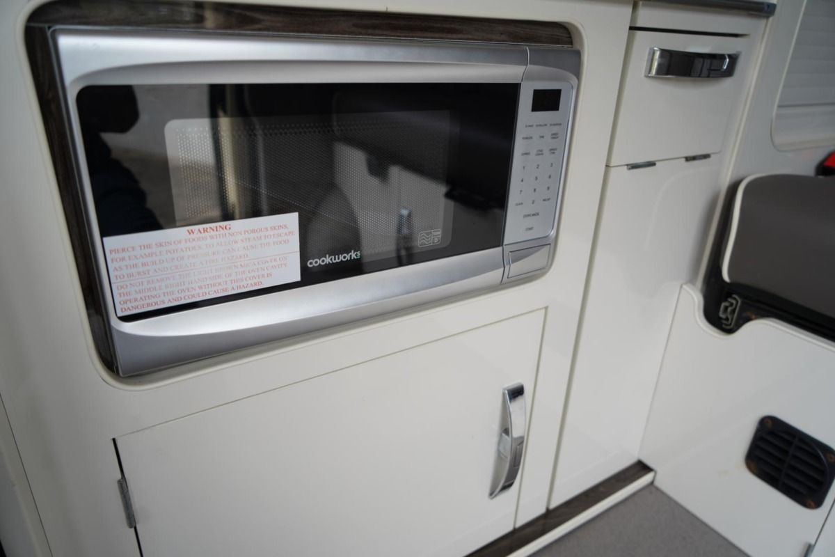 2018 Volkswagen Transporter T6 camper van - Image 36