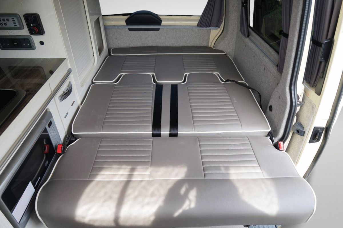 2018 Volkswagen Transporter T6 camper van - Image 45