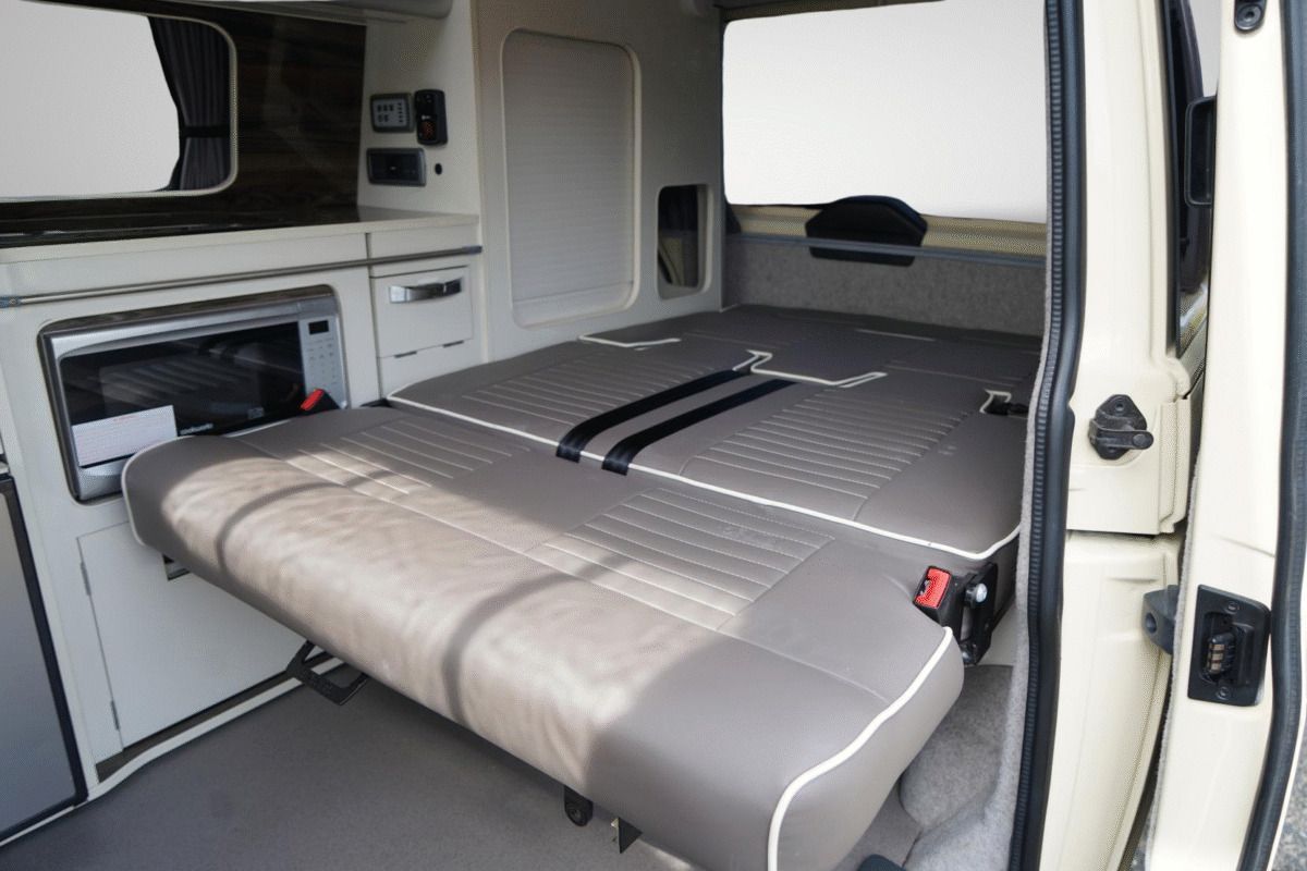 2018 Volkswagen Transporter T6 camper van - Image 46