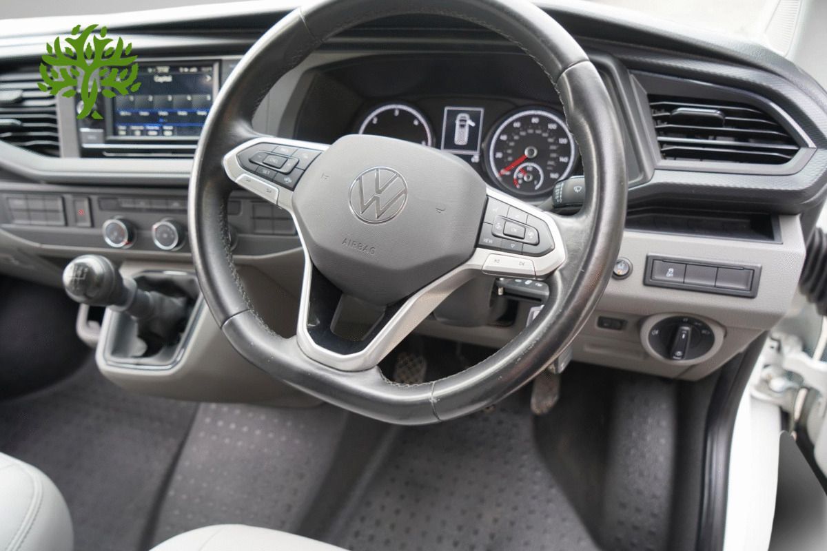 2022 Volkswagen Transporter T6.1 - Image 17