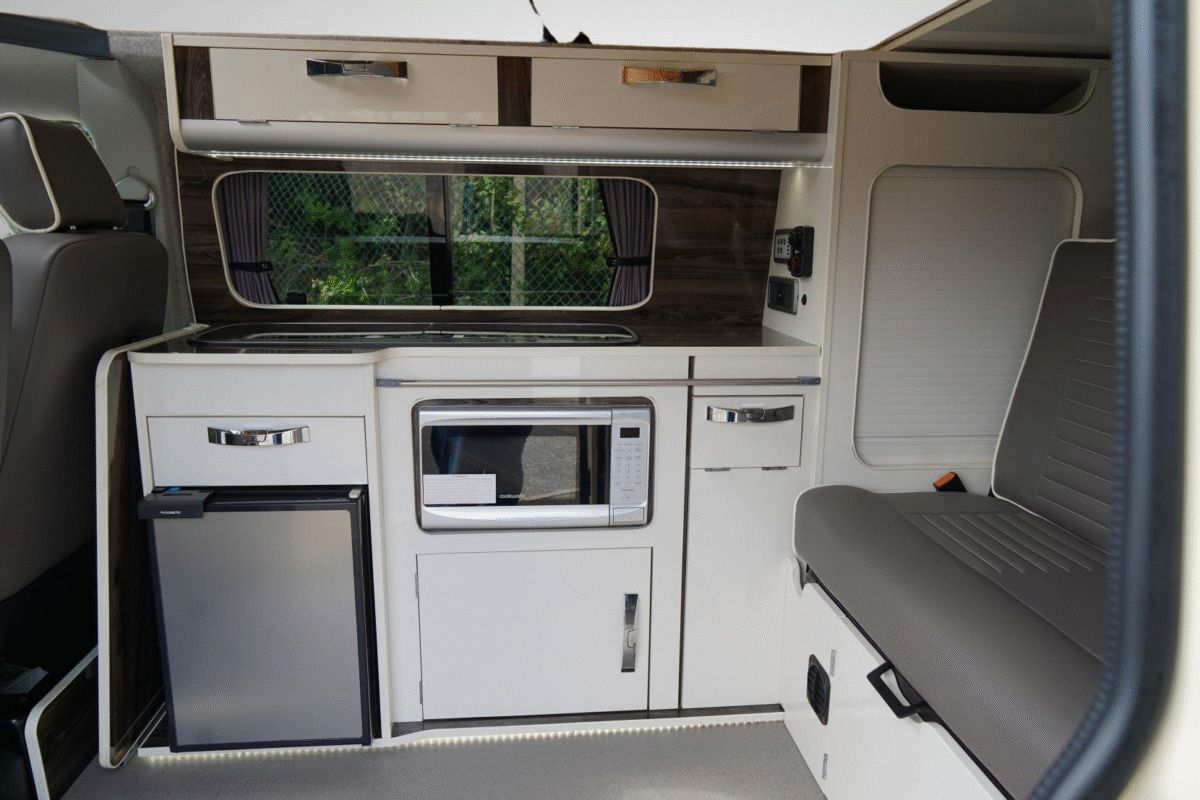 2018 Volkswagen Transporter T6 camper van - Image 2