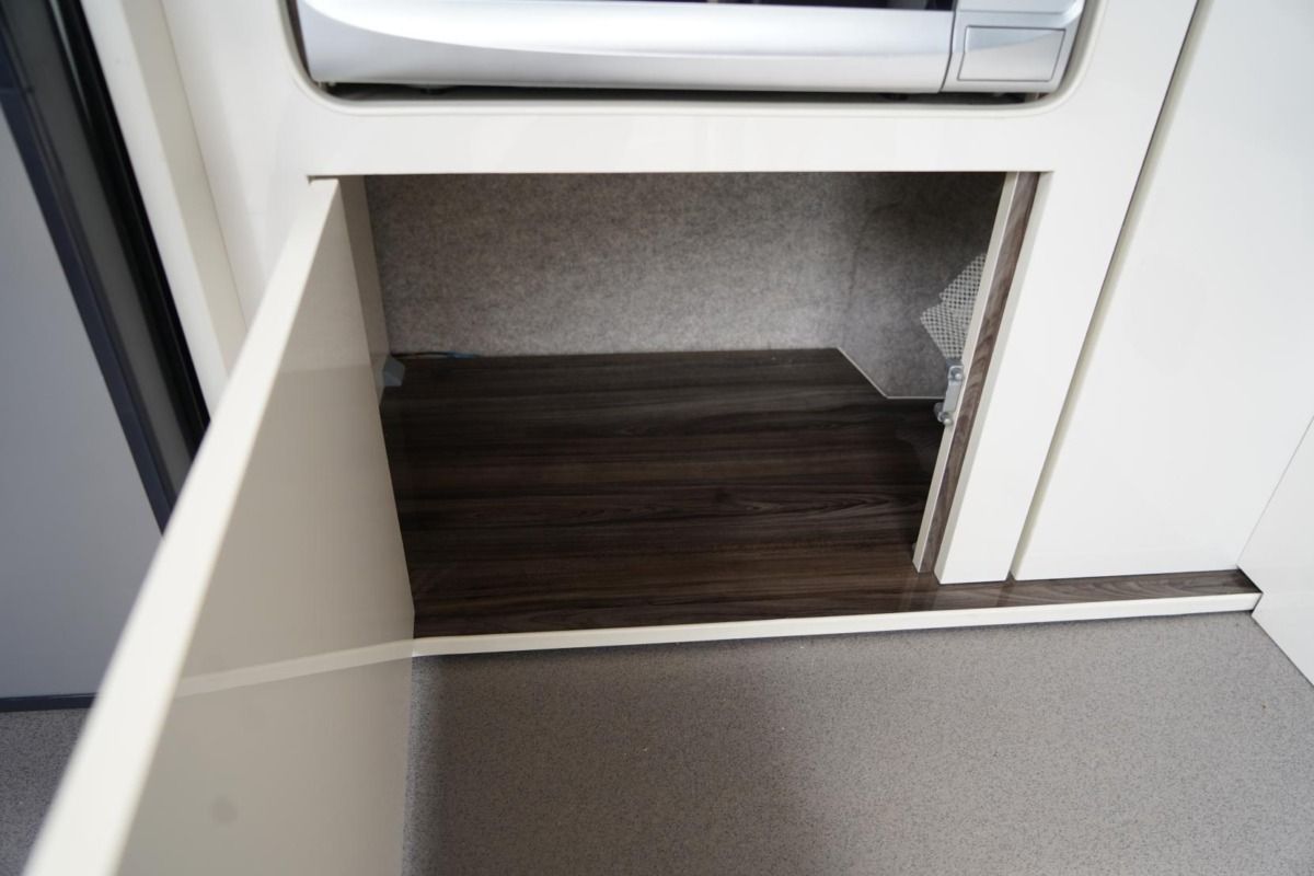 2018 Volkswagen Transporter T6 camper van - Image 38