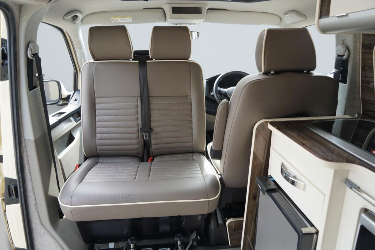 2018 Volkswagen Transporter T6 camper van - Image 24