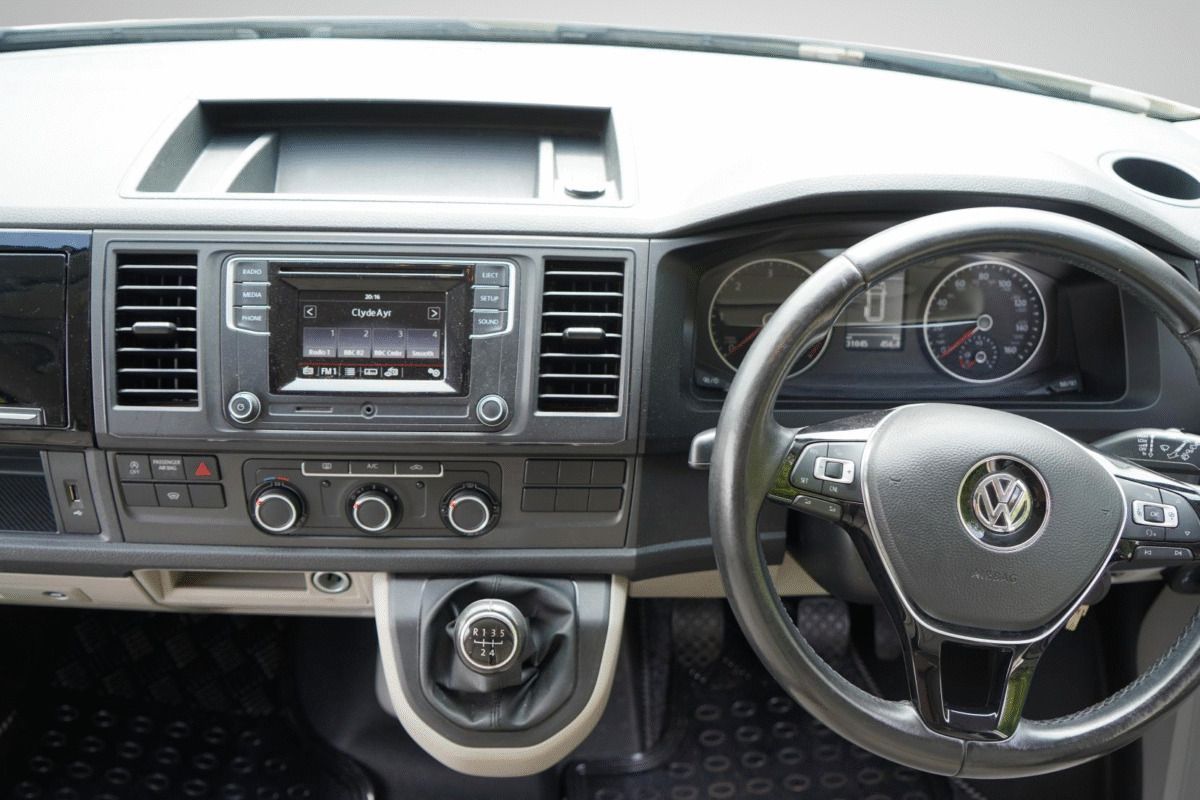 2018 Volkswagen Transporter T6 camper van - Image 23