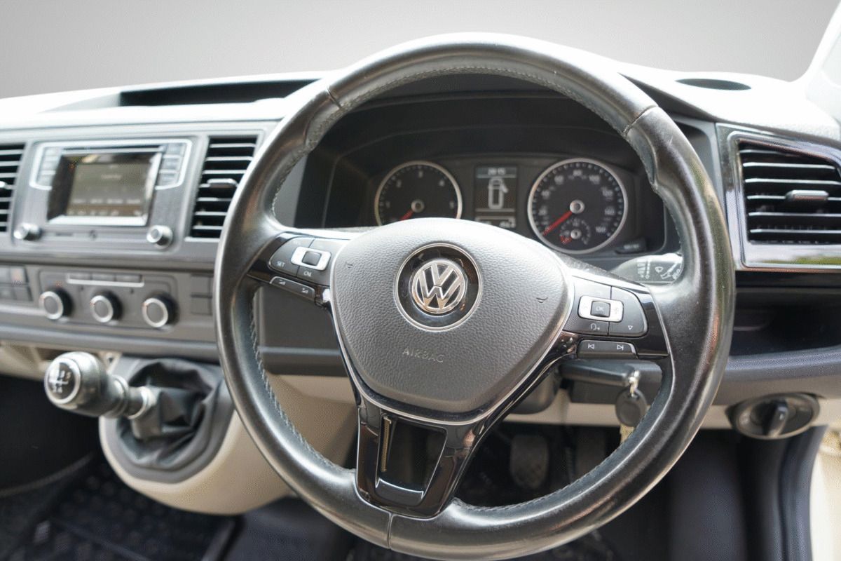 2018 Volkswagen Transporter T6 camper van - Image 18