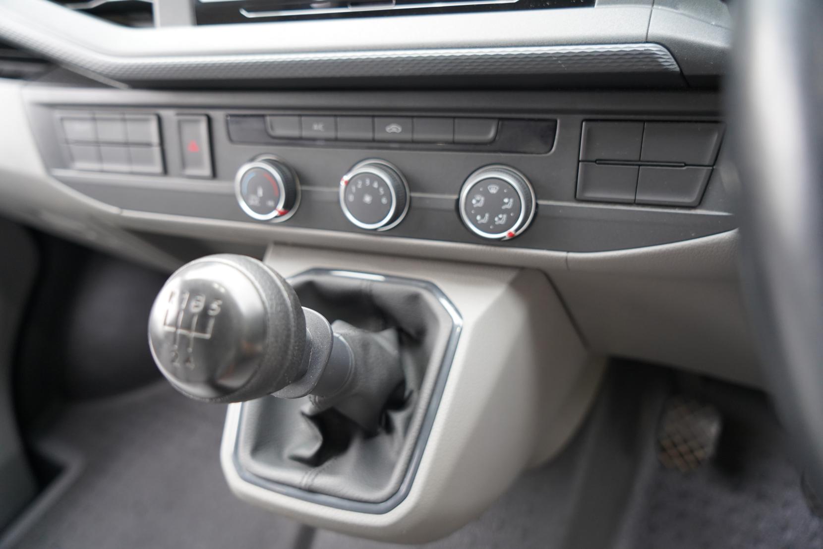 2022 Volkswagen Transporter T6.1 - Image 19