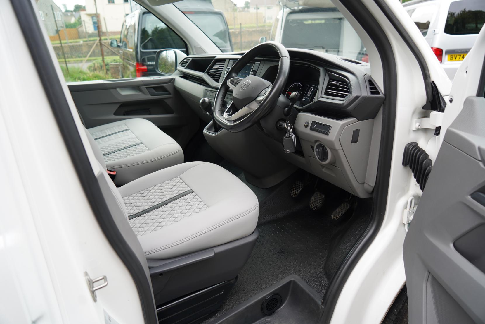 2022 Volkswagen Transporter T6.1 - Image 16