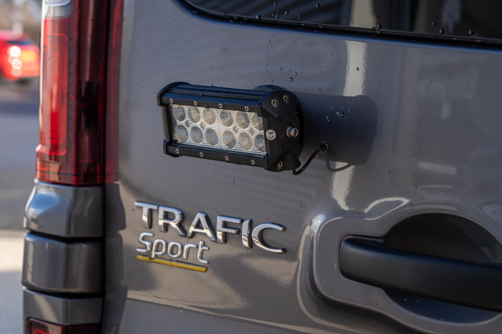 2017 Renault Trafic Panel Van (2014 - 2020) Campervan - Image 17