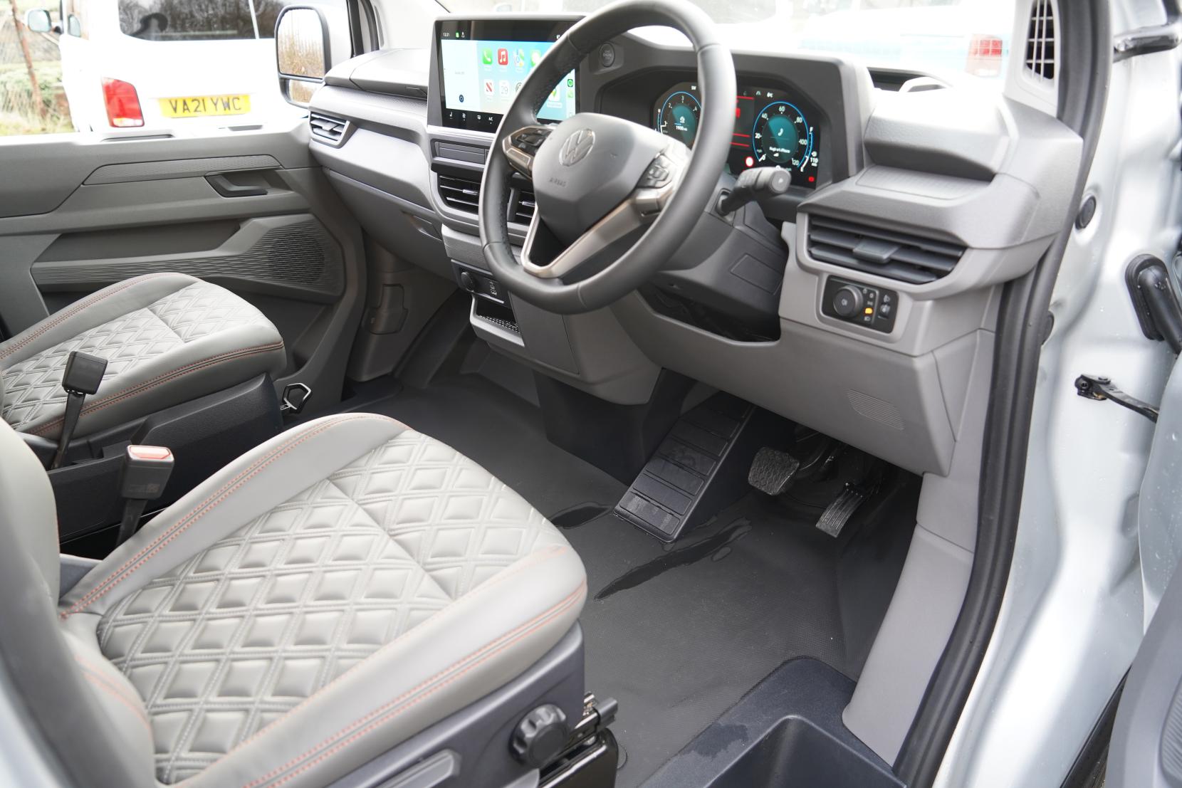 2025 Volkswagen Transporter T7 Campervan - Image 14