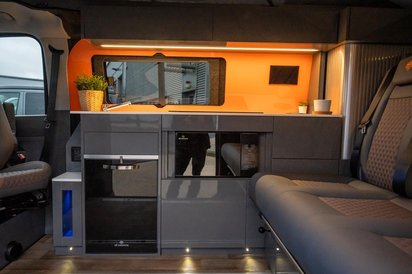 2025 Volkswagen Transporter T7 Campervan - Image 17