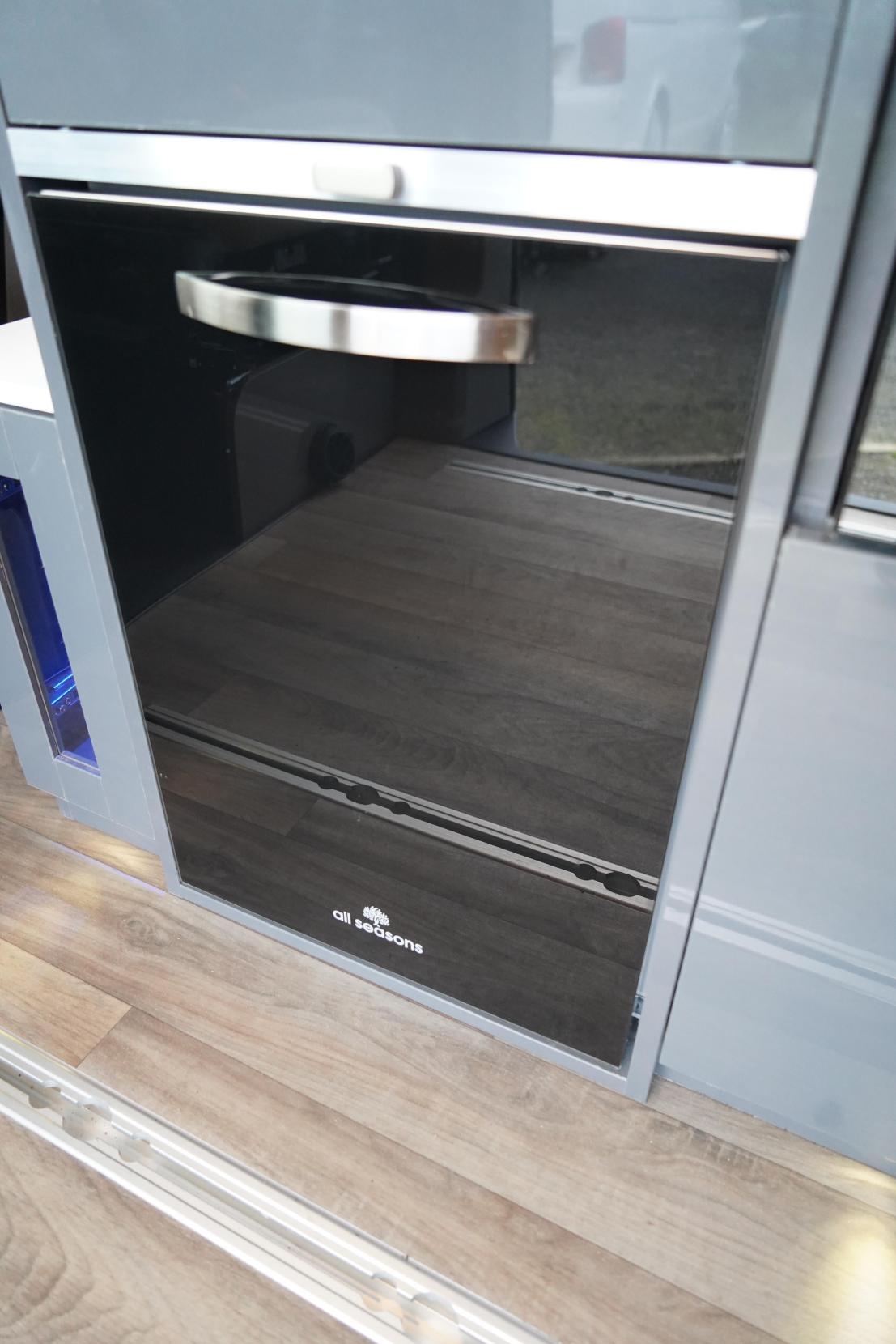 2025 Volkswagen Transporter T7 Campervan - Image 40