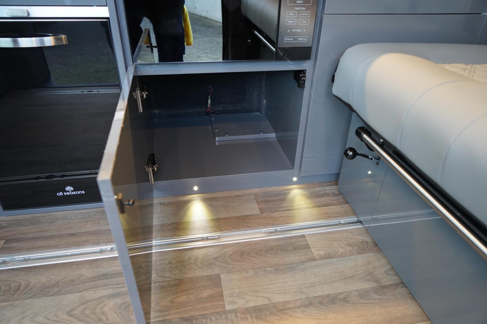 2025 Volkswagen Transporter T7 Campervan - Image 41