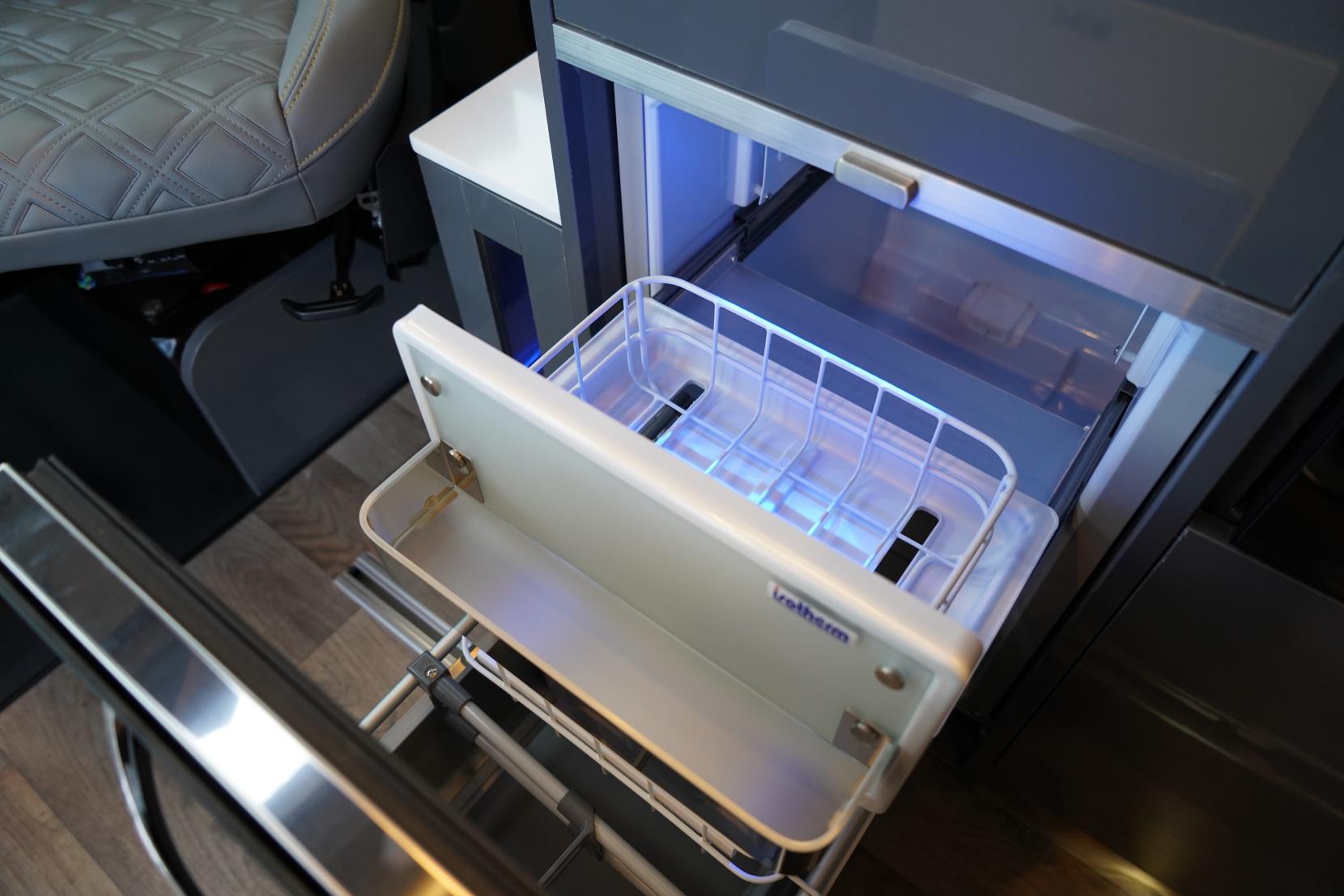 2025 Volkswagen Transporter T7 Campervan - Image 38