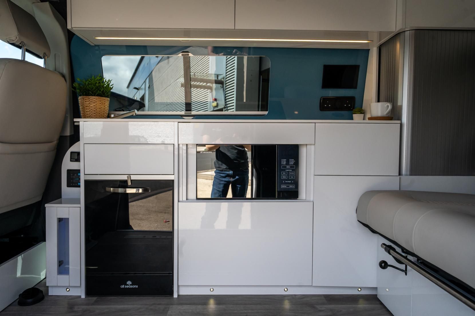 2022 Volkswagen Transporter T6.1 Campervan - Image 13