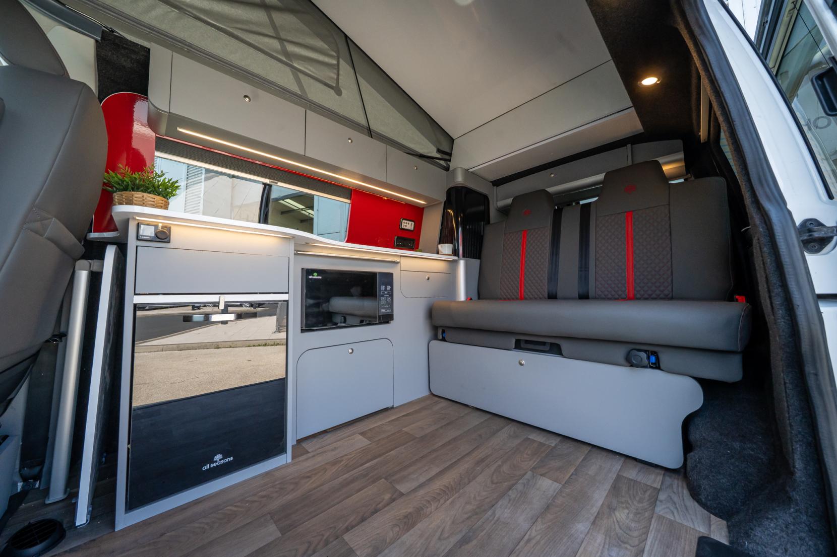 2014 Volkswagen Transporter T5 Campervan - Image 11