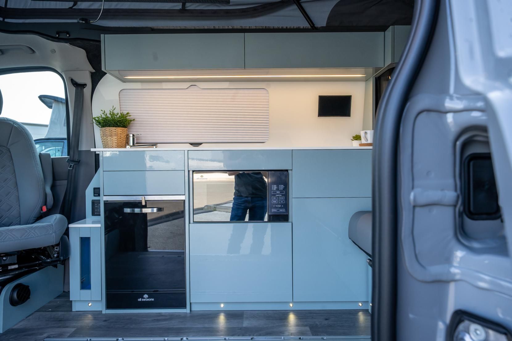 2026 Volkswagen Transporter T7 Campervan - Image 13