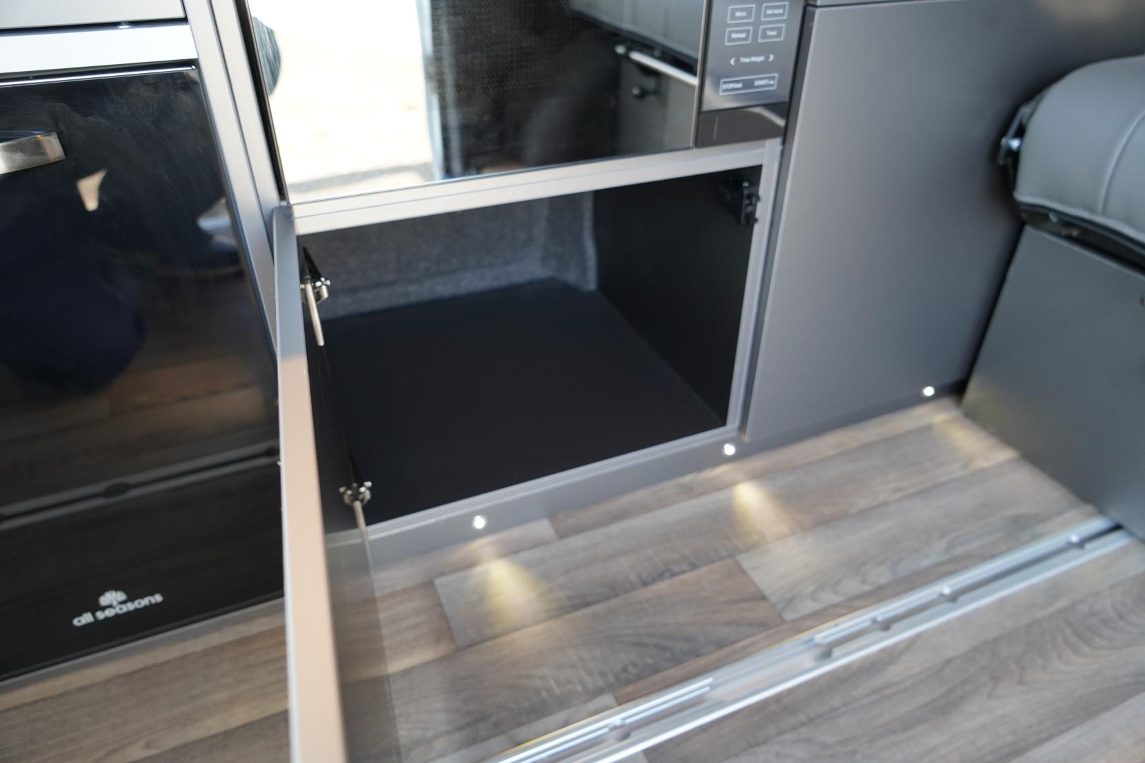2026 Volkswagen Transporter T7 Campervan - Image 35